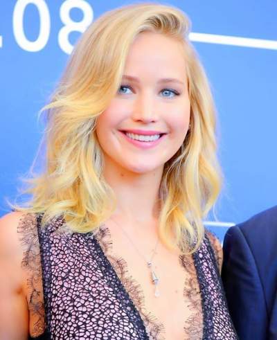 Jennifer Lawrence's measurements, bio, height, weight, shoe and bra size