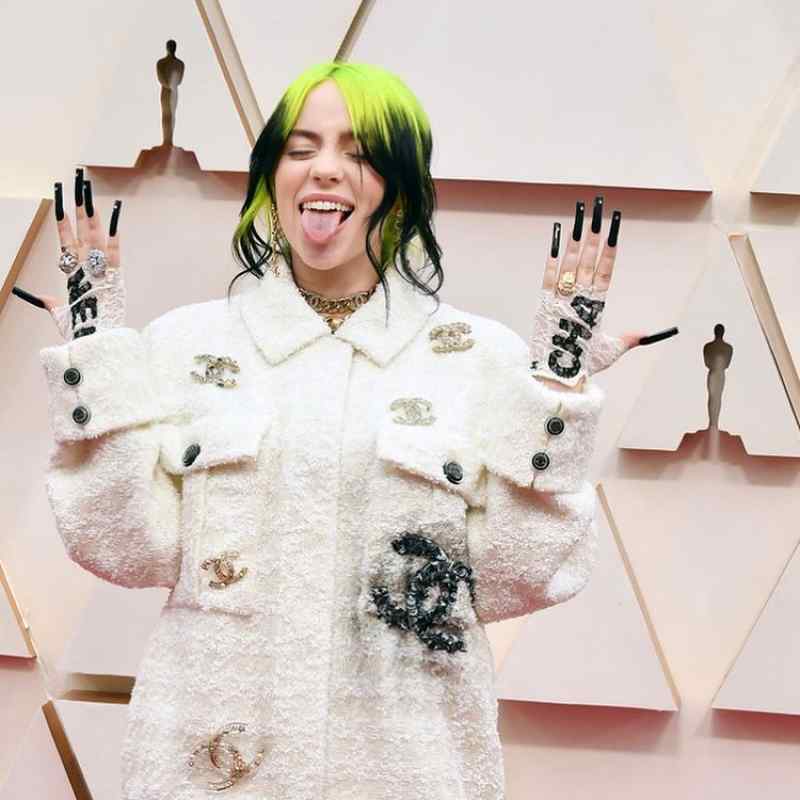 Billie Eilish measurements, bio, height, weight, shoe, and bra size