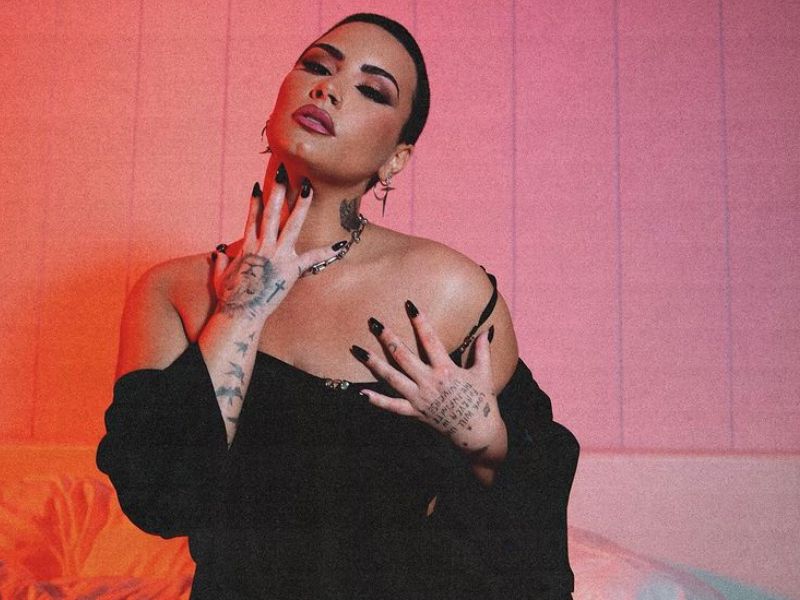 Demi Lovato measurements, bio, height, weight, shoe, and bra size