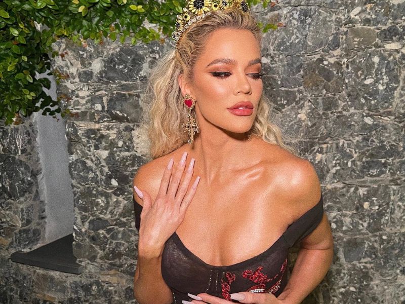 Khloé Kardashian measurements, bio, height, weight, shoe and bra size