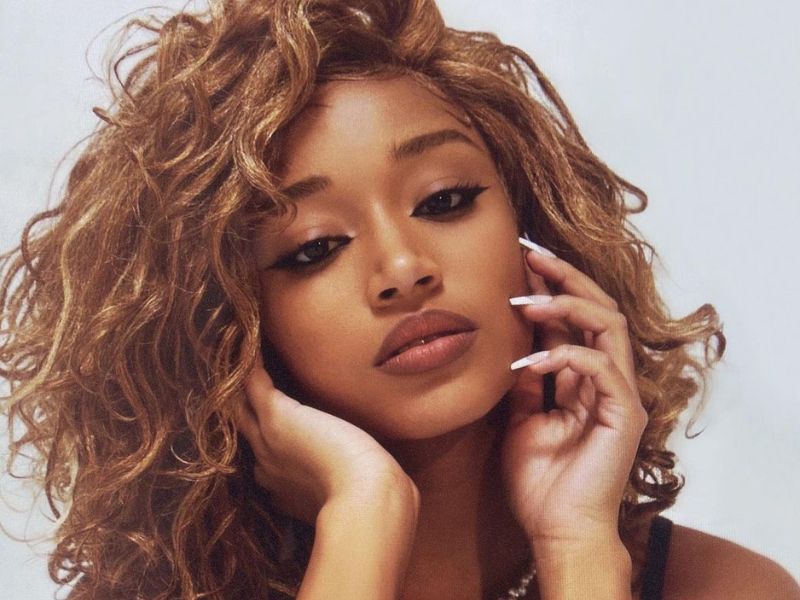 Amanda Stenberg measurements, bio, height, weight, shoe, and bra size