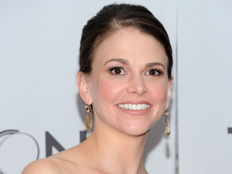 Sutton Foster measurements, bio, height, weight, shoe and bra size