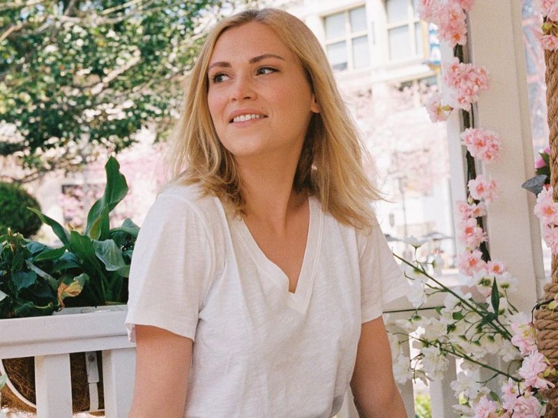 Eliza Taylor measurements, bio, height, weight, shoe and bra size