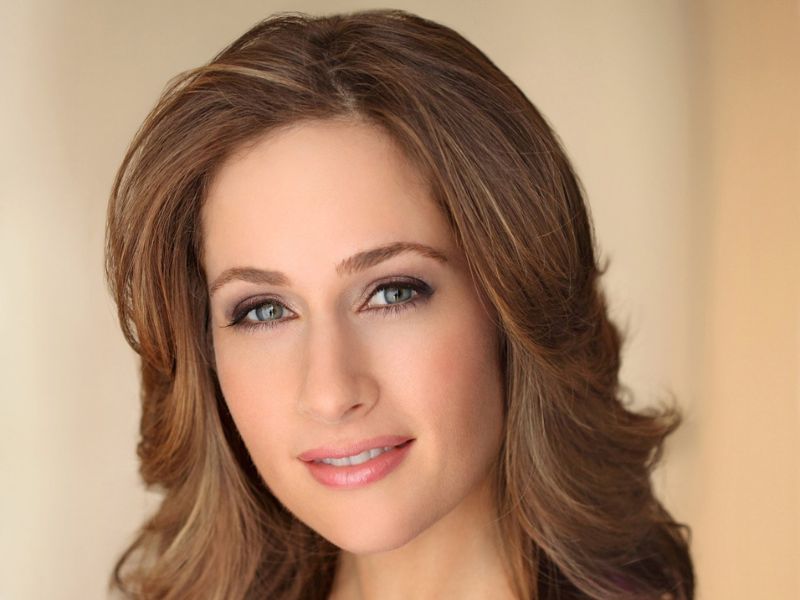 Alison Kosik measurements, bio, height, weight, shoe, and bra size