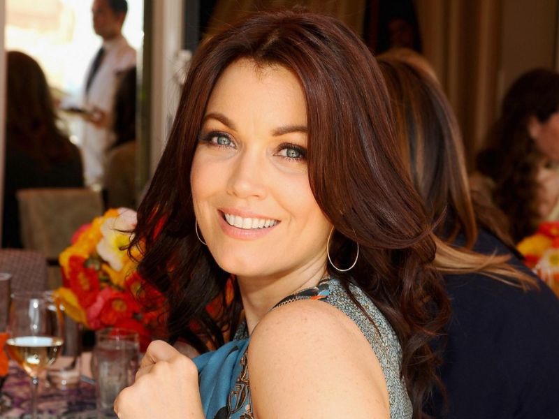 Bellamy Young  measurements, bio, height, weight, shoe and bra size