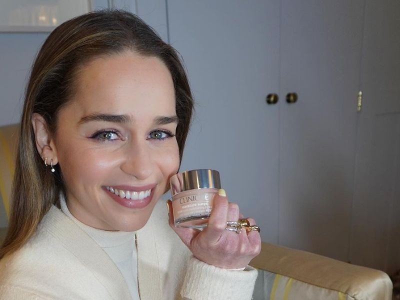 Emilia Clarke's measurements, bio, height, weight, shoe and bra size