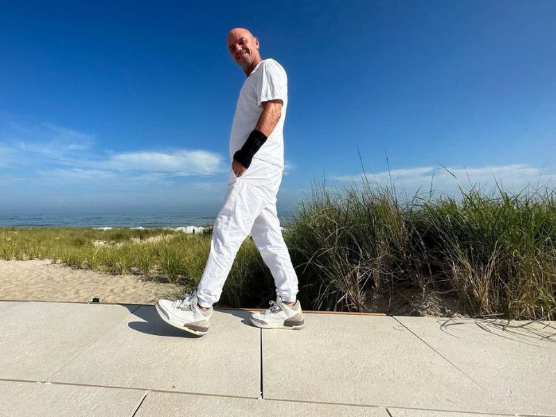 Kenny Chesney measurements, bio, height, weight, shoe