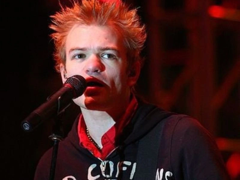 Deryck Whibley measurements, bio, height, weight, shoe