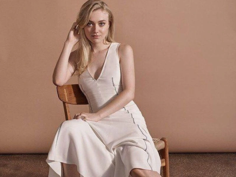 Dakota Fanning measurements, bio, height, weight, shoe and bra size