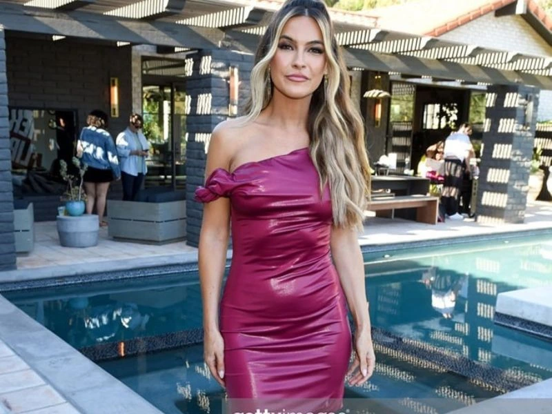 Chrishell Stause measurements, bio, height, weight, shoe and bra size