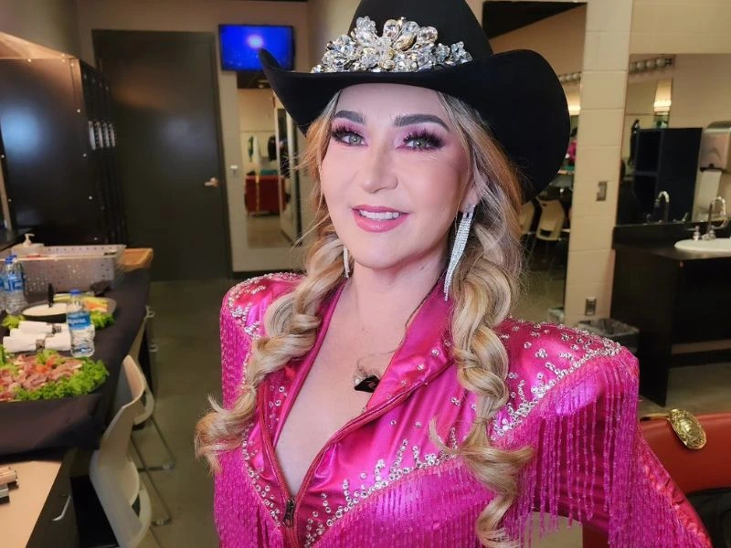 Alicia Villarreal measurements, bio, height, weight, shoe and bra size