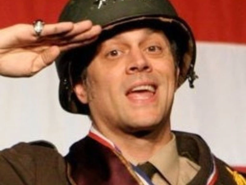 Johnny Knoxville measurements, bio, height, weight, shoe size