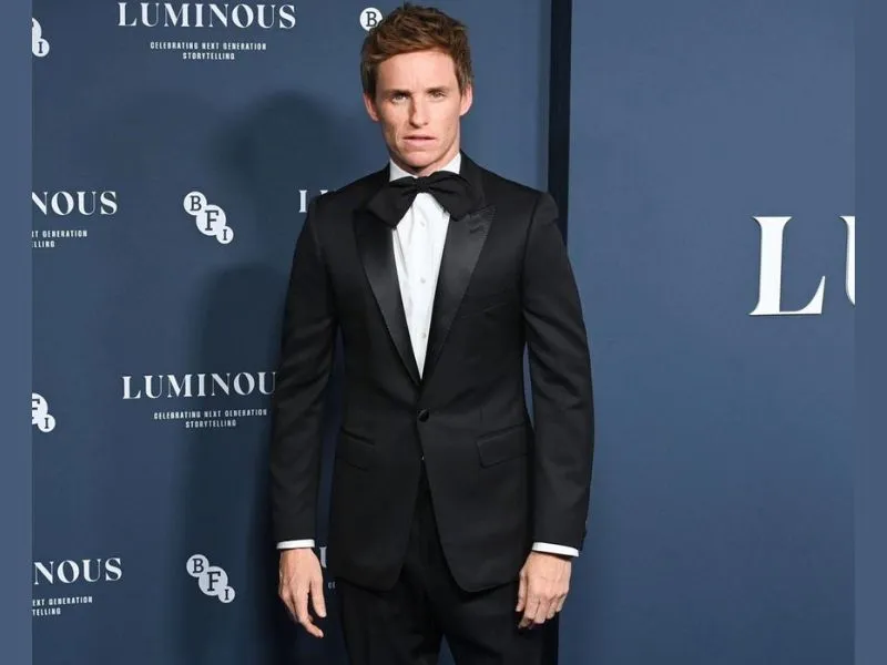 Eddie Redmayne measurements, bio, height, weight, shoe  size