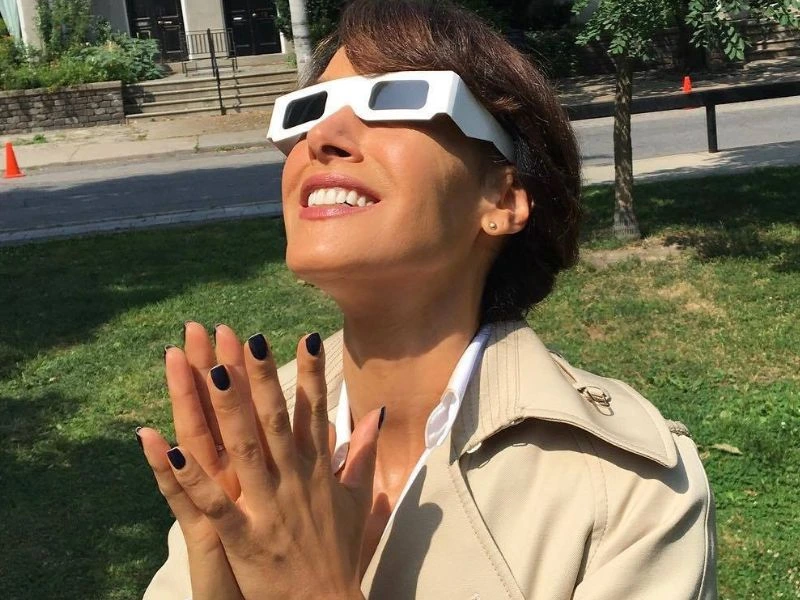 Jennifer Beals measurements, bio, height, weight, shoe and bra size