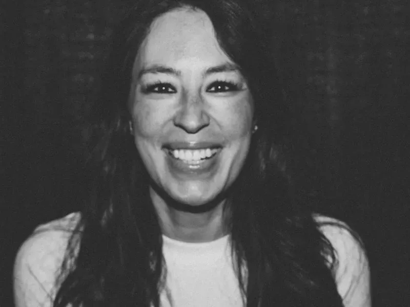Joanna Gaines measurements, bio, height, weight, shoe and bra size