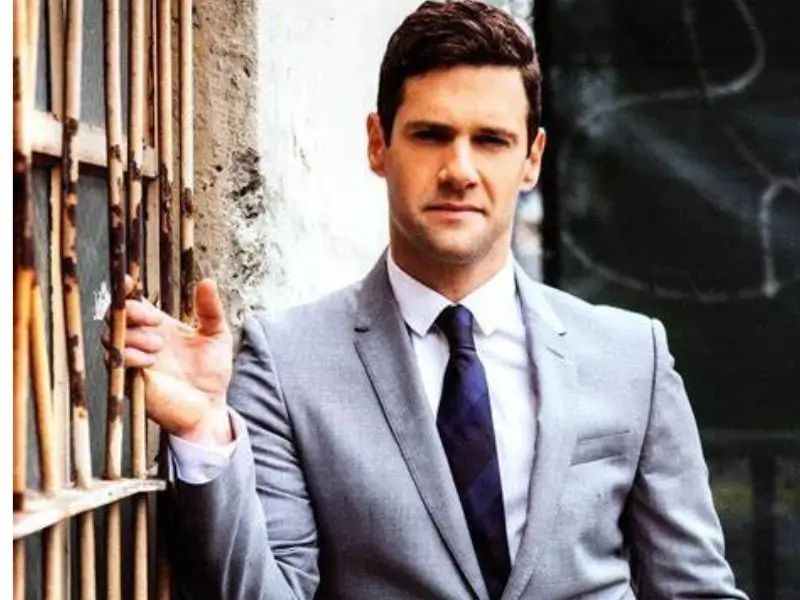 Justin Bartha measurements, bio, height, weight, shoe size