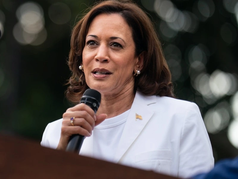 Kamala Harris measurements, bio, height, weight, shoe and bra size
