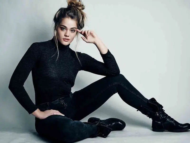 Laney Grey measurements, bio, height, weight, shoe and bra size