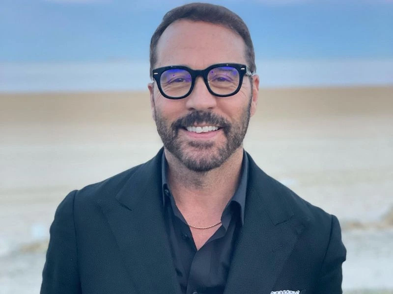 Jeremy Piven measurements, bio, height, weight, shoe size