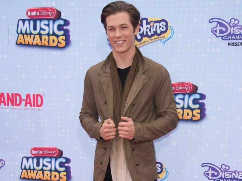 Leo Howard measurements, bio, height, weight, shoe size
