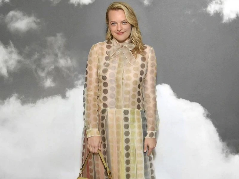 Elisabeth Moss measurements, bio, height, weight, shoe and bra size