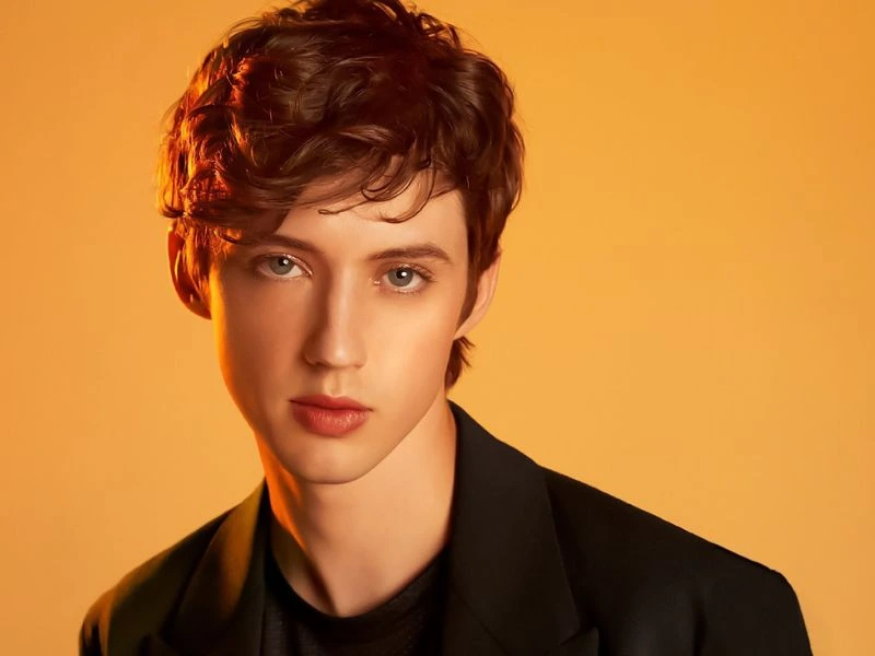 Troye Sivan measurements, bio, height, weight, shoe size