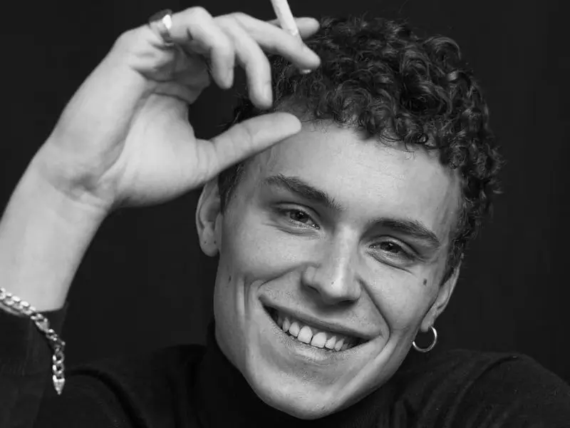 Aron Piper measurements, bio, height,weight, shoe size