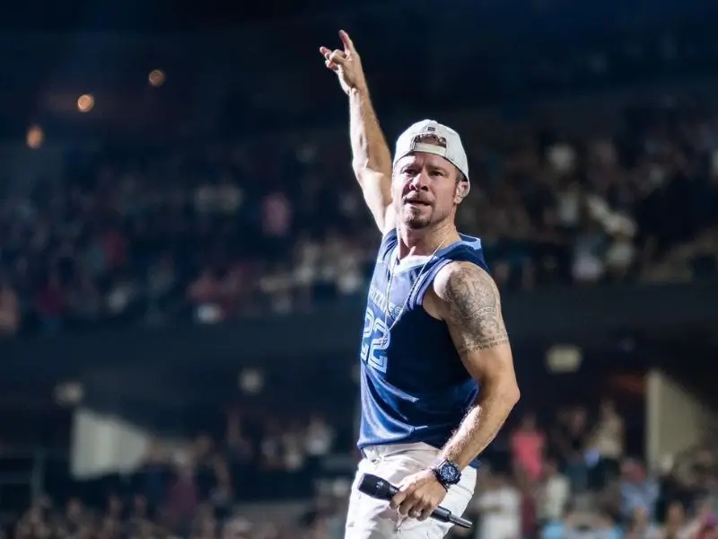 Brian Littrell measurements, bio, height,weight, shoe size