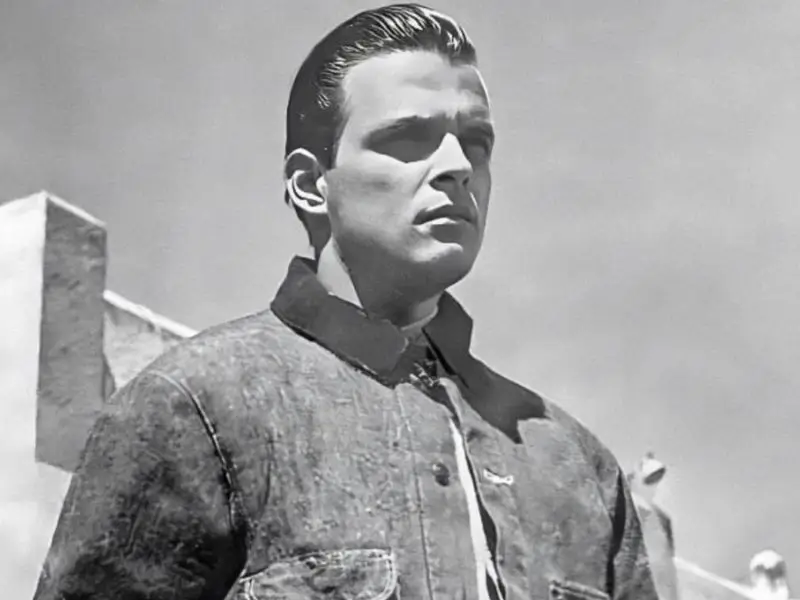 Damian Chapa measurements, bio, height,weight, shoe size