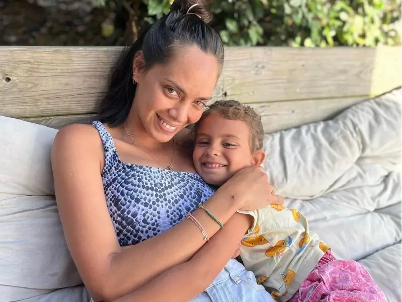 Hinarani De Longeaux measurements, bio, height, weight, shoe and bra size