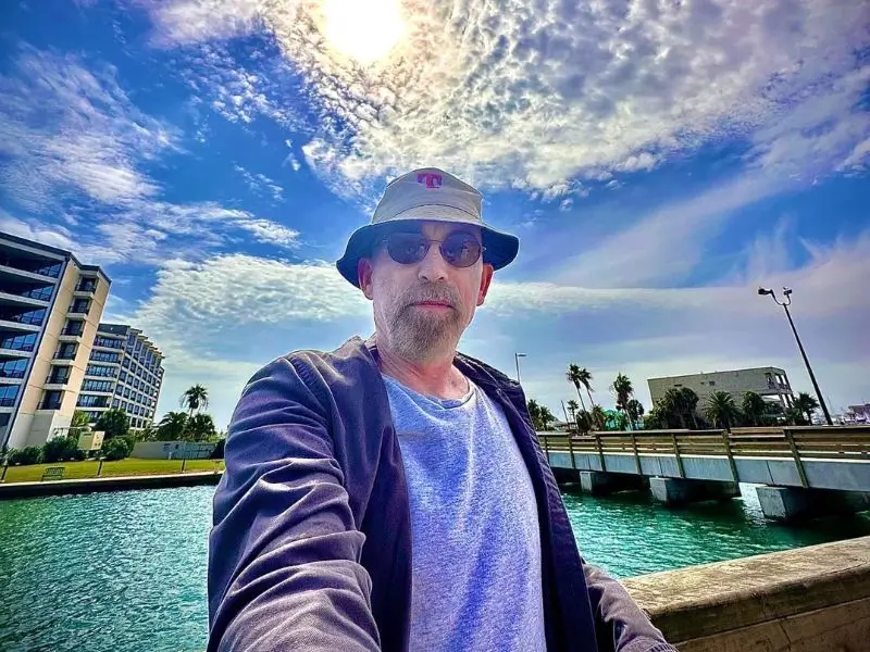 Jackie Earle Haley measurements, bio, height,weight, shoe size