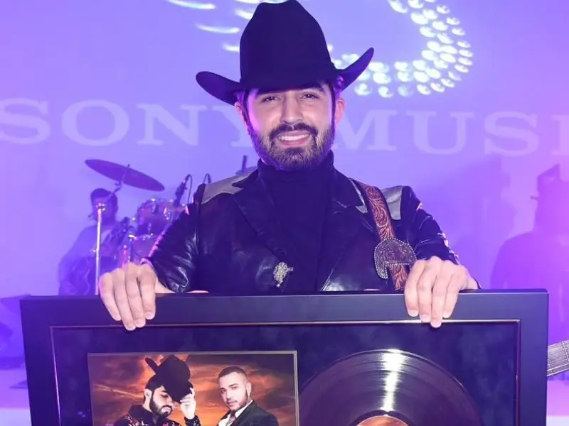 Joss Favela measurements, bio, height,weight, shoe size