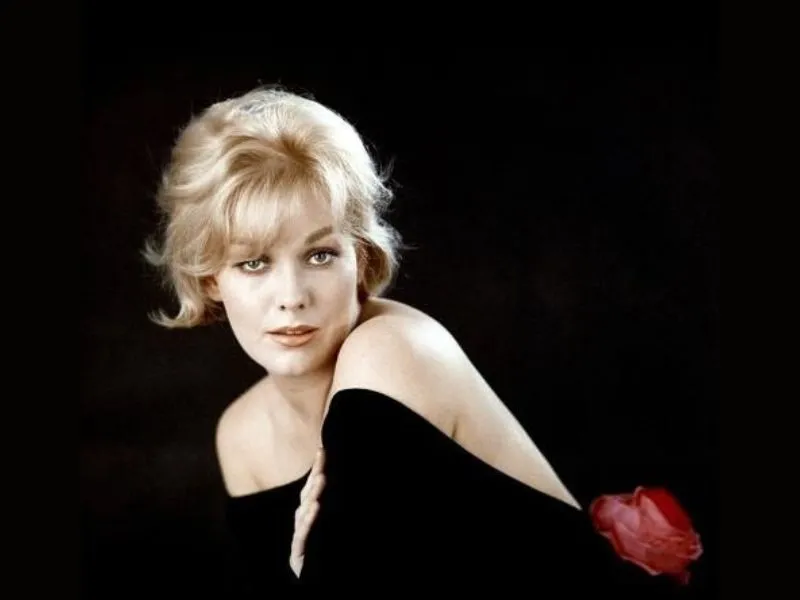 Kim Novak measurements, bio, height, weight, shoe and bra size