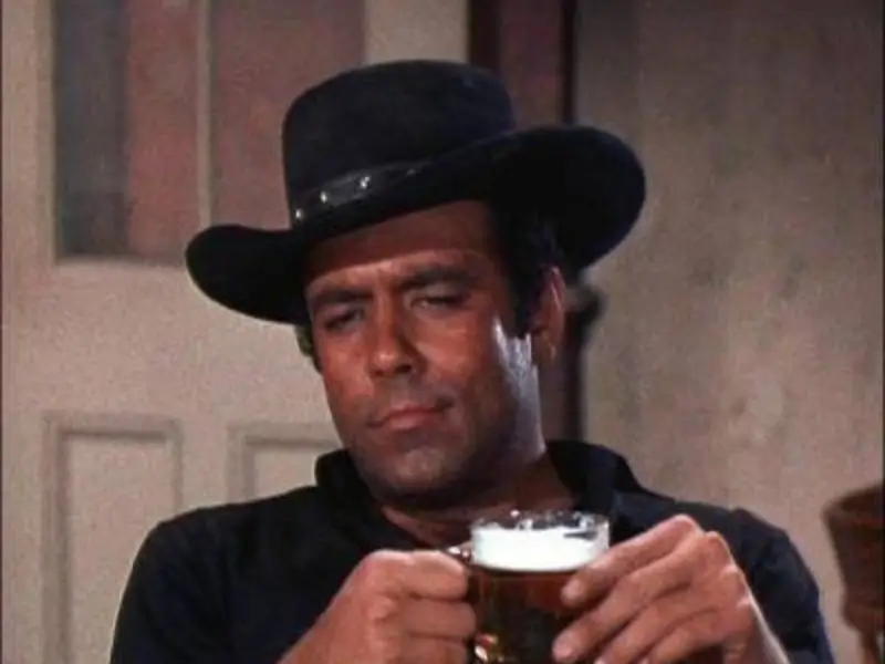 Pernell Roberts measurements, bio, height,weight, shoe size