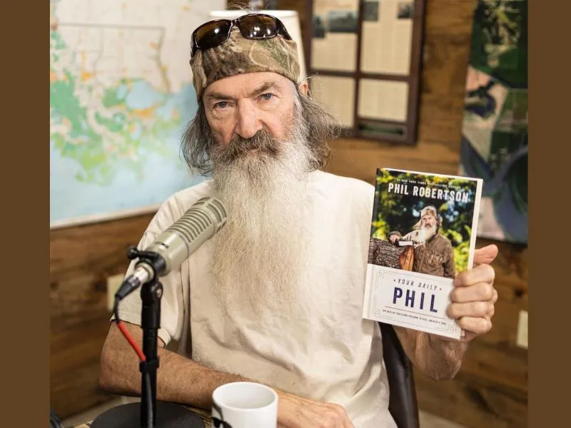 Phil Robertson measurements, bio, height, weight, shoe size