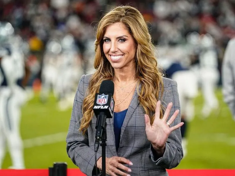 Sara Walsh measurements, bio, height, weight, shoe and bra size