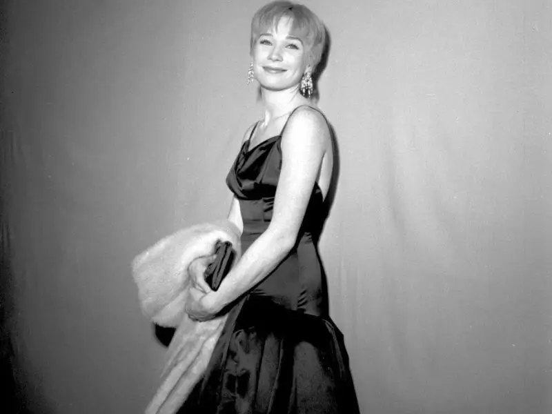 Shirley MacLaine measurements, bio, height,weight, shoe and bra size