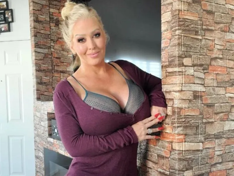 Alura Jenson measurements, bio, height, weight, shoe and bra size