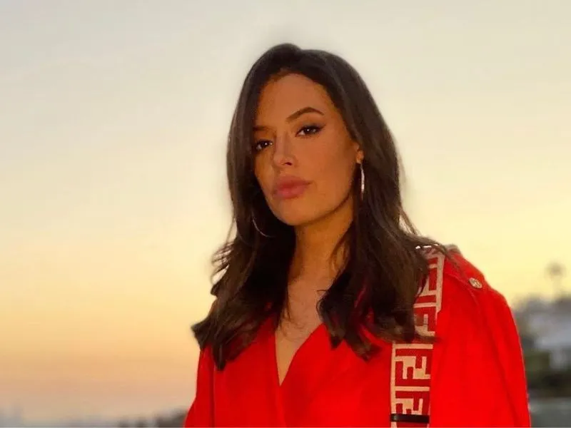 Chloe Bridges measurements, bio, height, weight, shoe and bra size