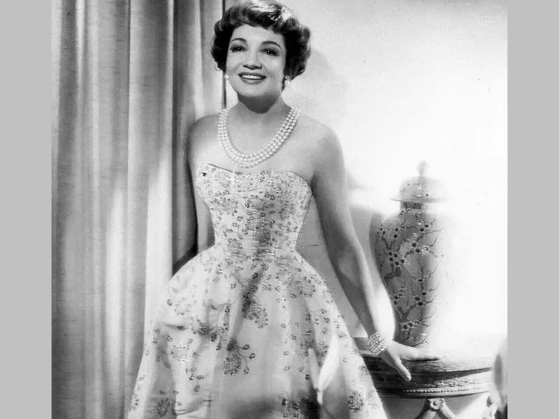 Claudette Colbert measurements, bio, height, weight, shoe and bra size