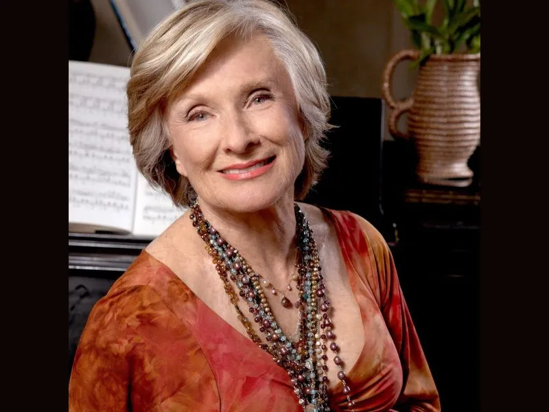 Cloris Leachman measurements, bio, height, weight, shoe and bra size