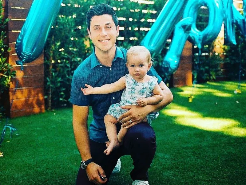 David Henrie measurements, bio, height, weight, shoe size