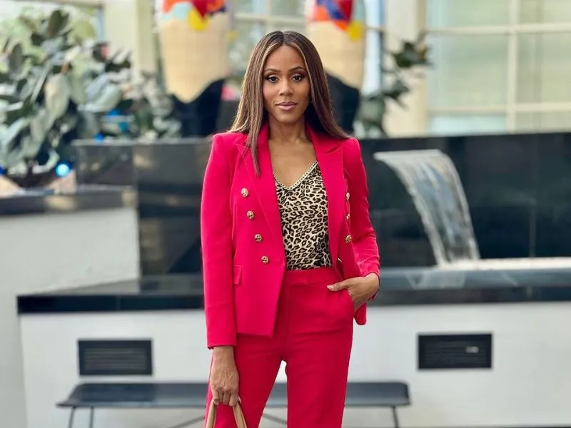 Deborah Cox measurements, bio, height, weight, shoe and bra size