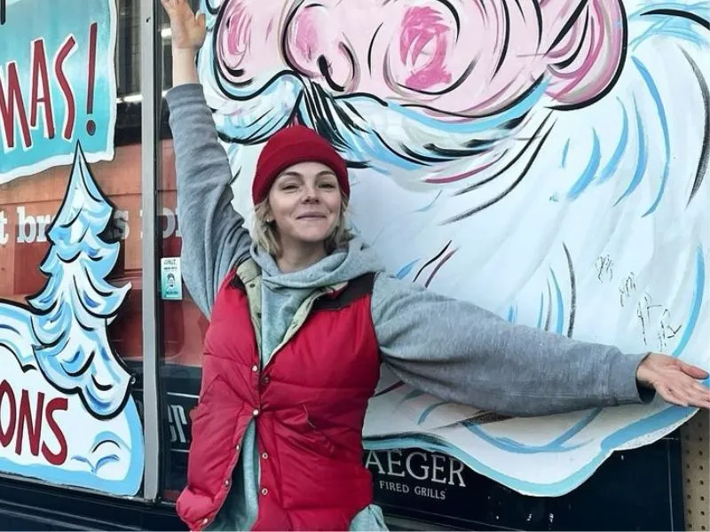 Eloise Mumford measurements, bio, height, weight, shoe and bra size