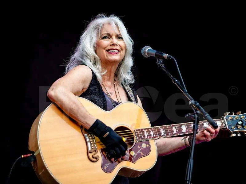 Emmylou Harris measurements, bio, height, weight, shoe and bra size