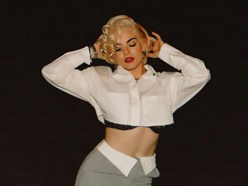 Joanna Levesque Damme measurements, bio, height,weight, shoe and bra size