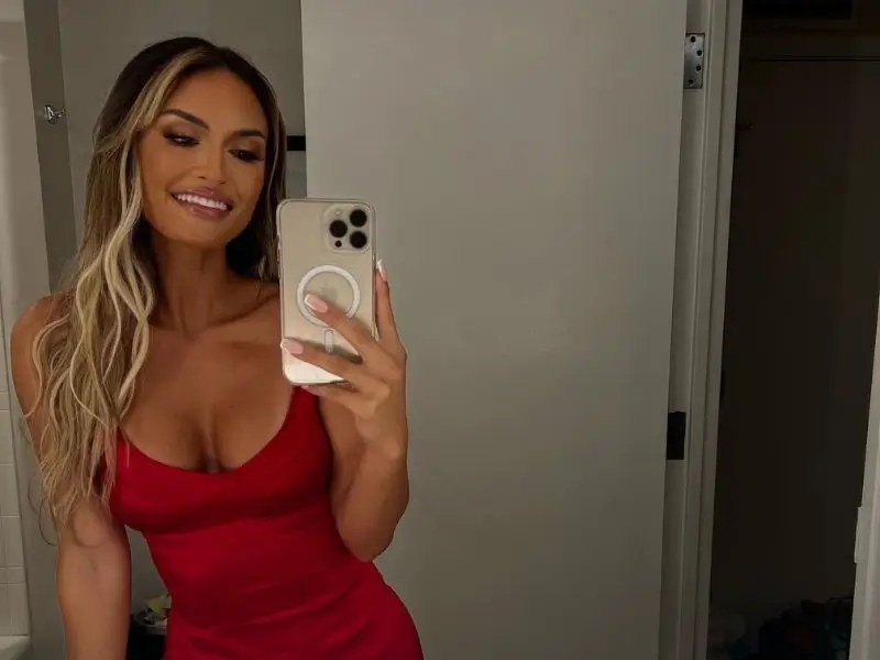 Julia Rose measurements, bio, height, weight, shoe and bra size