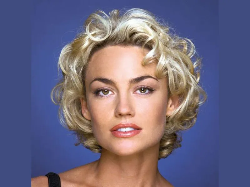 Kelly Carlson measurements, bio, height, weight, shoe and bra size