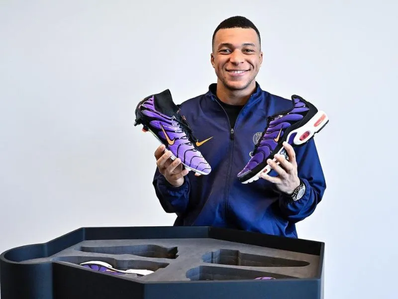 Kylian Mbappe measurements, bio, height, weight, shoe size