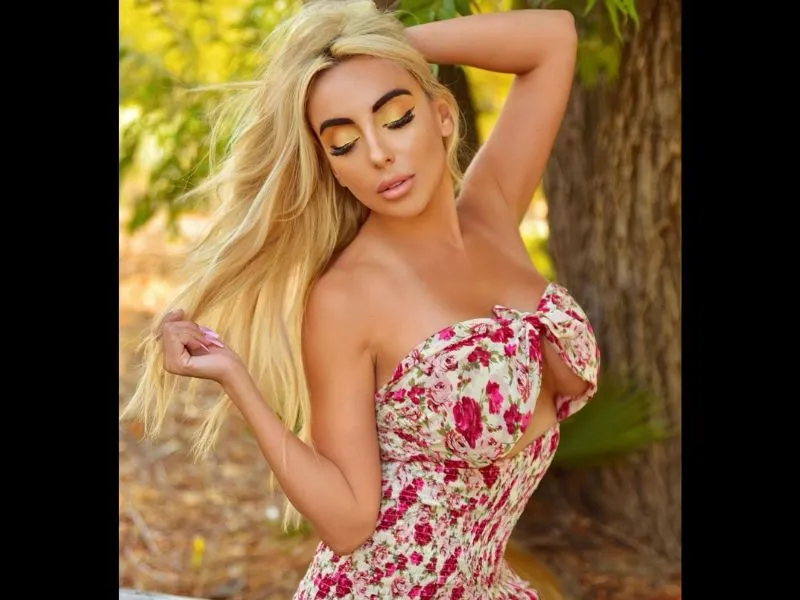 Kylie Kingston measurements, bio, height, weight, shoe and bra size